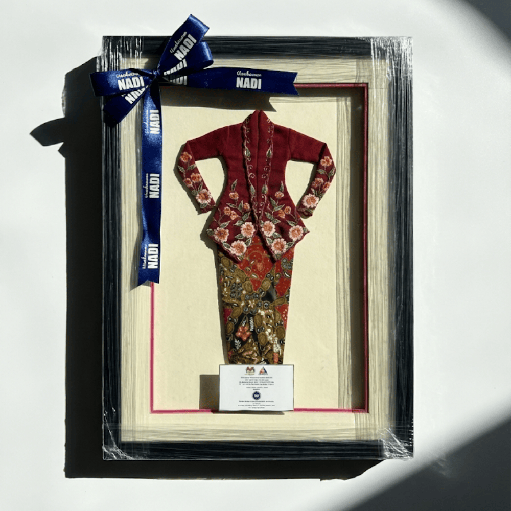 Cenderamata Replika Kebaya Sulaman Nyonya