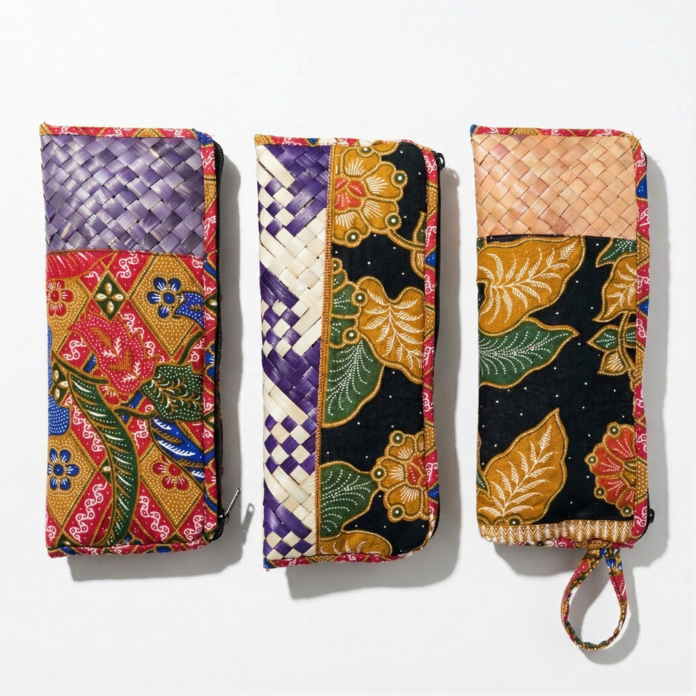 Bekas Pensil Mengkuang dan Batik Berzip 01